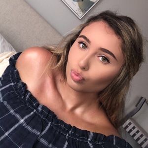 Meet your Posher, Olivia